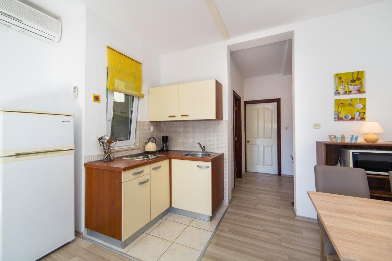 Apartments Color Брист Номер фото