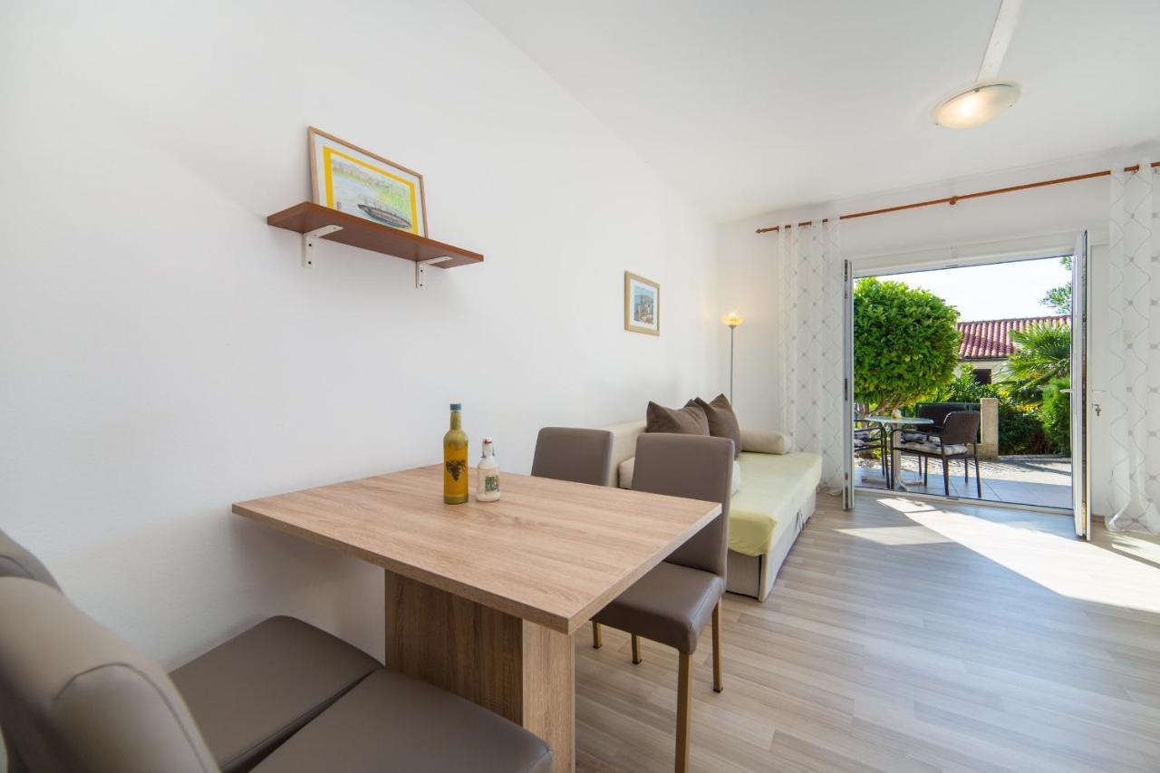 Apartments Color Брист Экстерьер фото